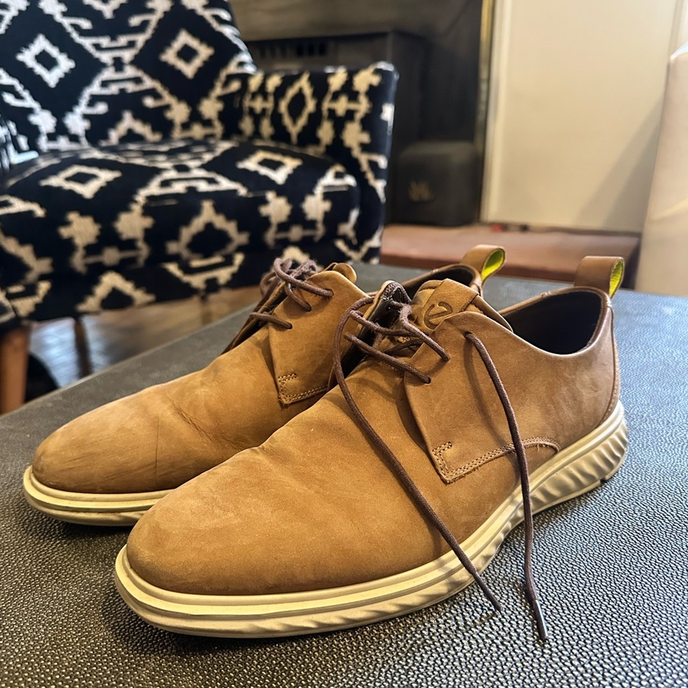 Men’s Ecco Light Brown Soft-Soled Dress Shoes - Size 9
